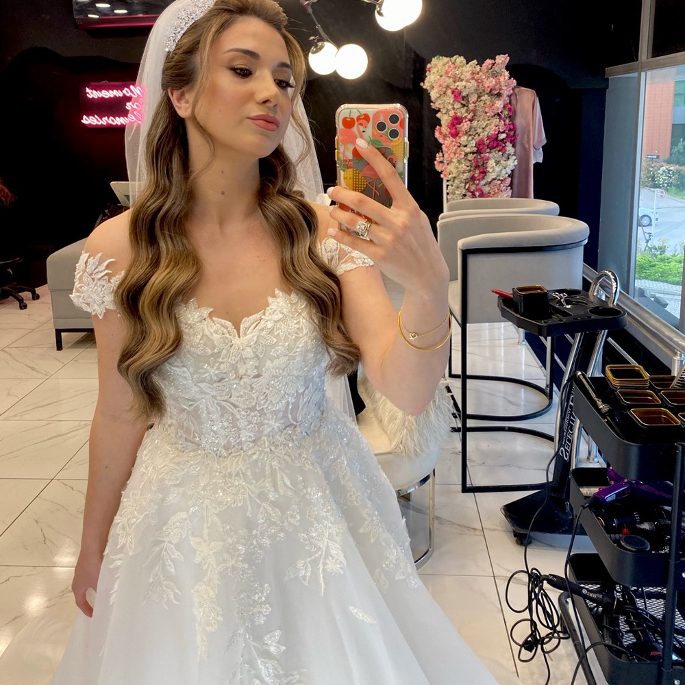 Wedding dress